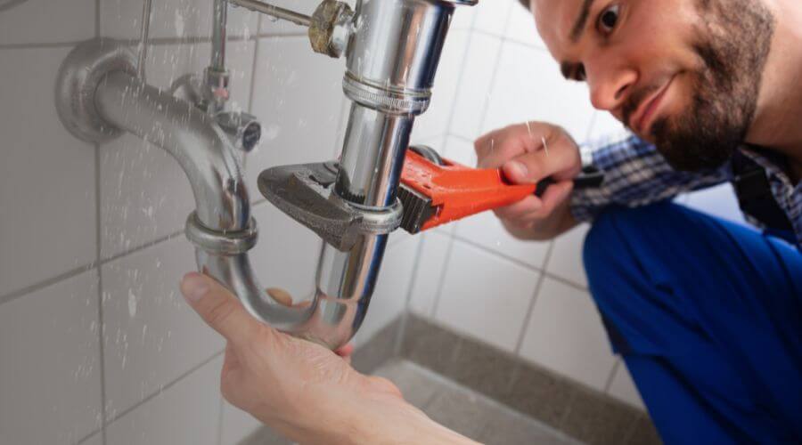 Professional same day plumber services in Indian Lake Estates, FL